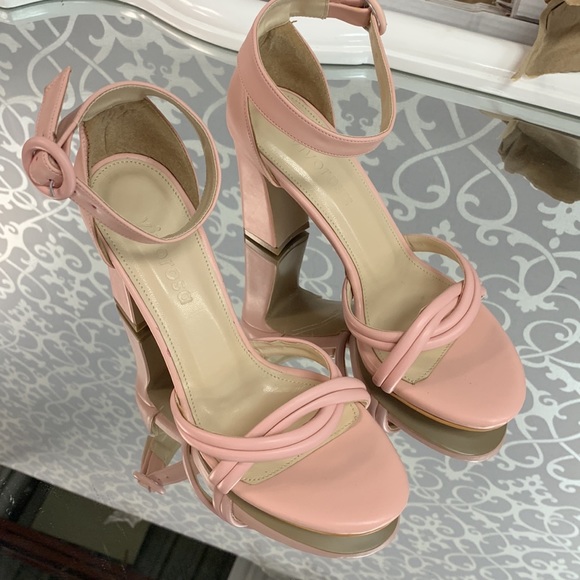 vivorosa Shoes - T-Strap Block Heeled Sandals Twist Detail in Pink Faux Leather